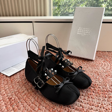 P🌾 G012Maison Margiela* 马吉拉𝟐𝟔𝐀𝐖新品MM6分趾tabi芭蕾鞋|极简主义的柔 P🌾 G012Maison Margiela* 马吉拉𝟐𝟔𝐀𝐖新品MM6分趾tabi芭蕾鞋|极简主义的柔