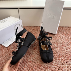 P🌾 G012Maison Margiela* 马吉拉𝟐𝟔𝐀𝐖新品MM6分趾tabi芭蕾鞋|极简主义的柔 P🌾 G012Maison Margiela* 马吉拉𝟐𝟔𝐀𝐖新品MM6分趾tabi芭蕾鞋|极简主义的柔