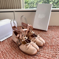 P🌾 G012Maison Margiela* 马吉拉𝟐𝟔𝐀𝐖新品MM6分趾tabi芭蕾鞋|极简主义的柔 P🌾 G012Maison Margiela* 马吉拉𝟐𝟔𝐀𝐖新品MM6分趾tabi芭蕾鞋|极简主义的柔