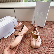 P🌾 G012Maison Margiela* 马吉拉𝟐𝟔𝐀𝐖新品MM6分趾tabi芭蕾鞋|极简主义的柔 P🌾 G012Maison Margiela* 马吉拉𝟐𝟔𝐀𝐖新品MM6分趾tabi芭蕾鞋|极简主义的柔