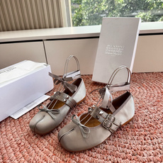P🌾 G012Maison Margiela* 马吉拉𝟐𝟔𝐀𝐖新品MM6分趾tabi芭蕾鞋|极简主义的柔 P🌾 G012Maison Margiela* 马吉拉𝟐𝟔𝐀𝐖新品MM6分趾tabi芭蕾鞋|极简主义的柔
