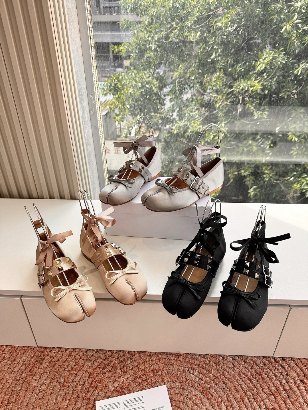P🌾 G012Maison Margiela* 马吉拉𝟐𝟔𝐀𝐖新品MM6分趾tabi芭蕾鞋｜极简主义的柔