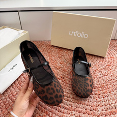 🌾G213Unfolio 26ss 夏季新款简约而不简单 交叉带设计 勾勒随性线条透气网面质朴棕褐 还是 🌾G213Unfolio 26ss 夏季新款简约而不简单 交叉带设计 勾勒随性线条透气网面质朴棕褐 还是