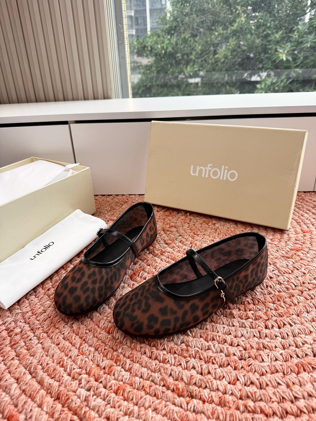 🌾G213Unfolio 26ss 夏季新款简约而不简单 交叉带设计 勾勒随性线条透气网面质朴棕褐 还是 🌾G213Unfolio 26ss 夏季新款简约而不简单 交叉带设计 勾勒随性线条透气网面质朴棕褐 还是