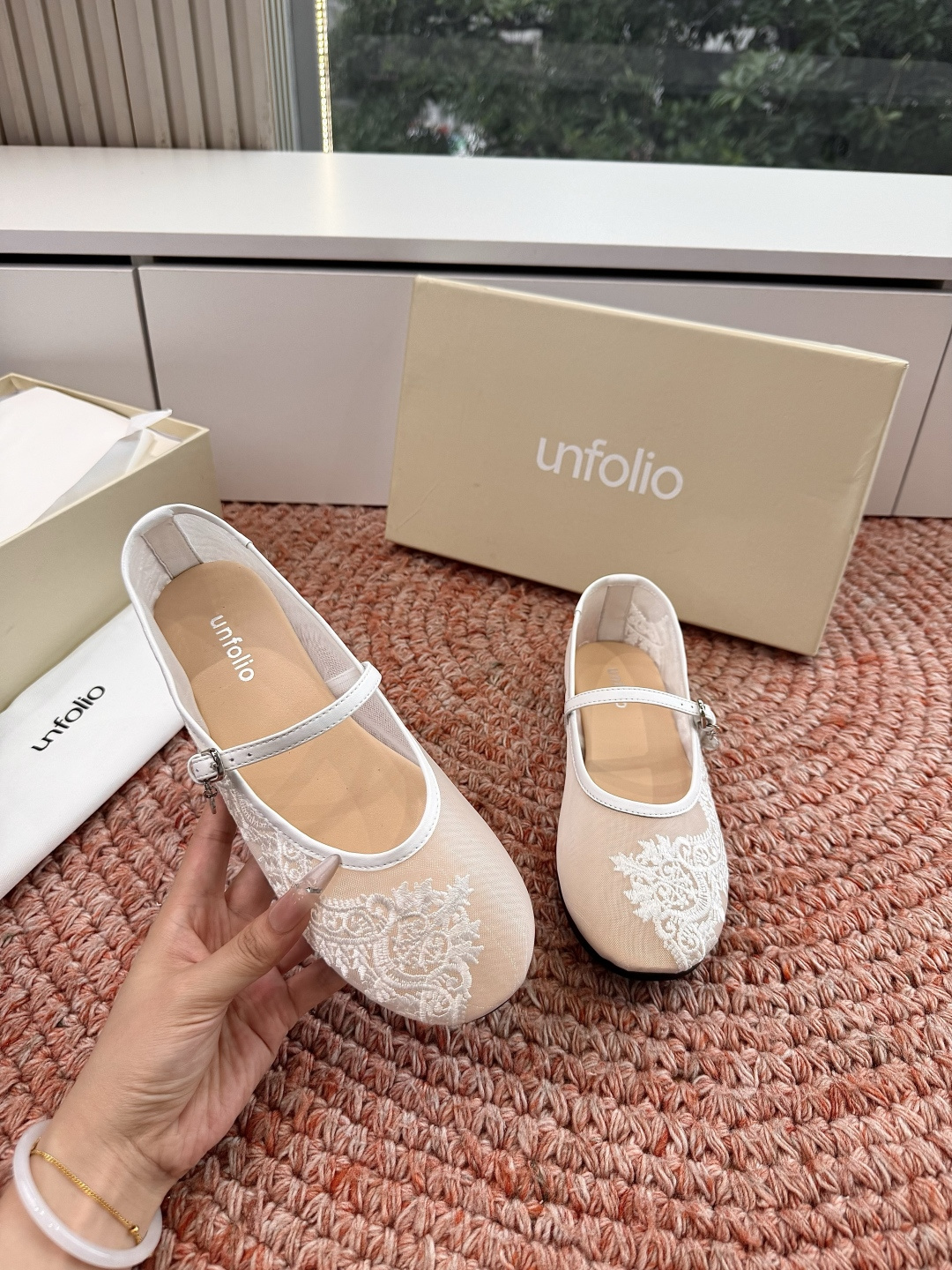 🌾G213Unfolio 26ss 夏季新款简约而不简单 交叉带设计 勾勒随性线条透气网面质朴棕褐 还是