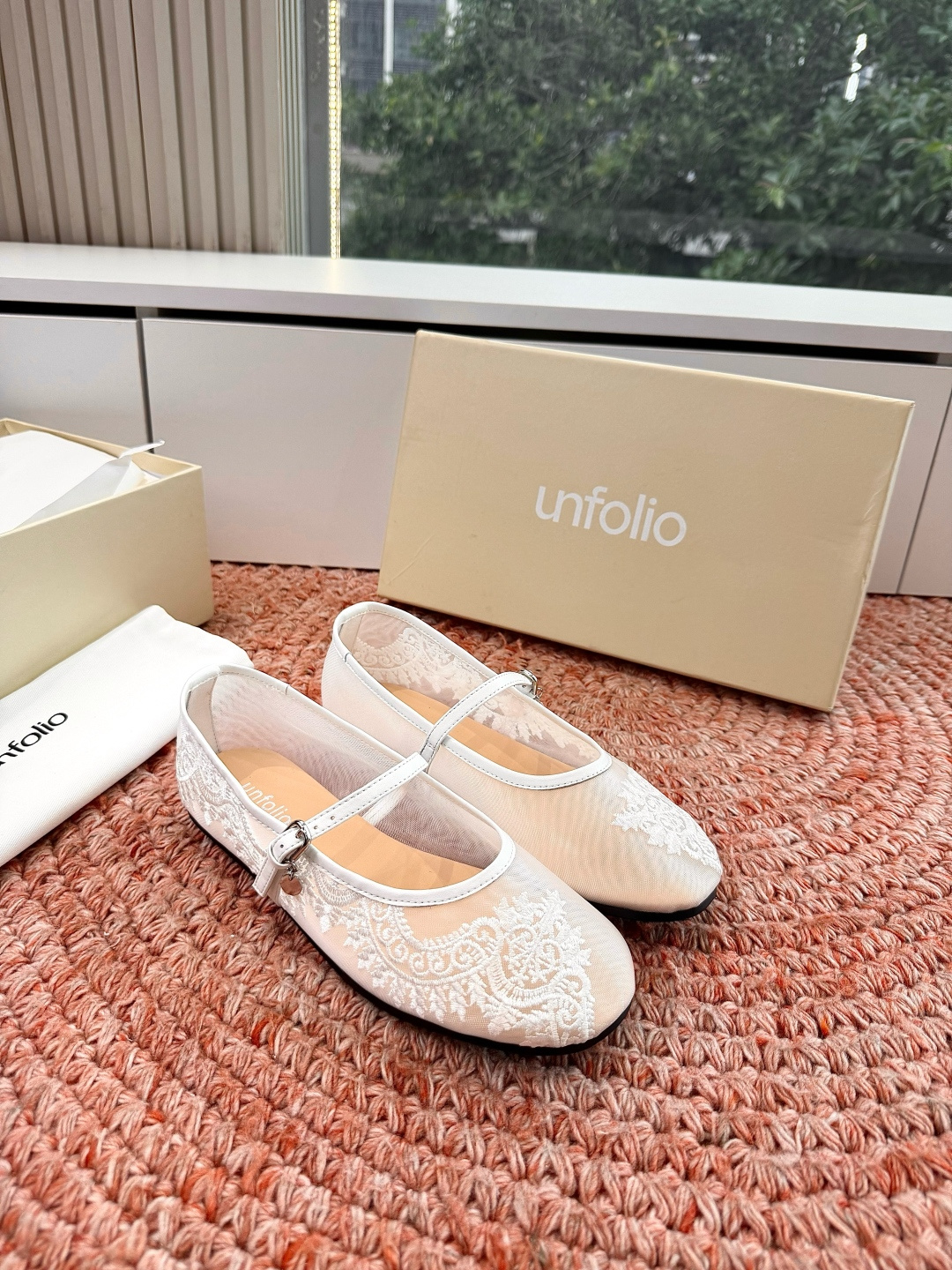 🌾G213Unfolio 26ss 夏季新款简约而不简单 交叉带设计 勾勒随性线条透气网面质朴棕褐 还是