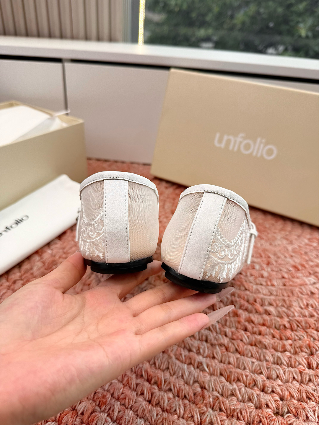 🌾G213Unfolio 26ss 夏季新款简约而不简单 交叉带设计 勾勒随性线条透气网面质朴棕褐 还是