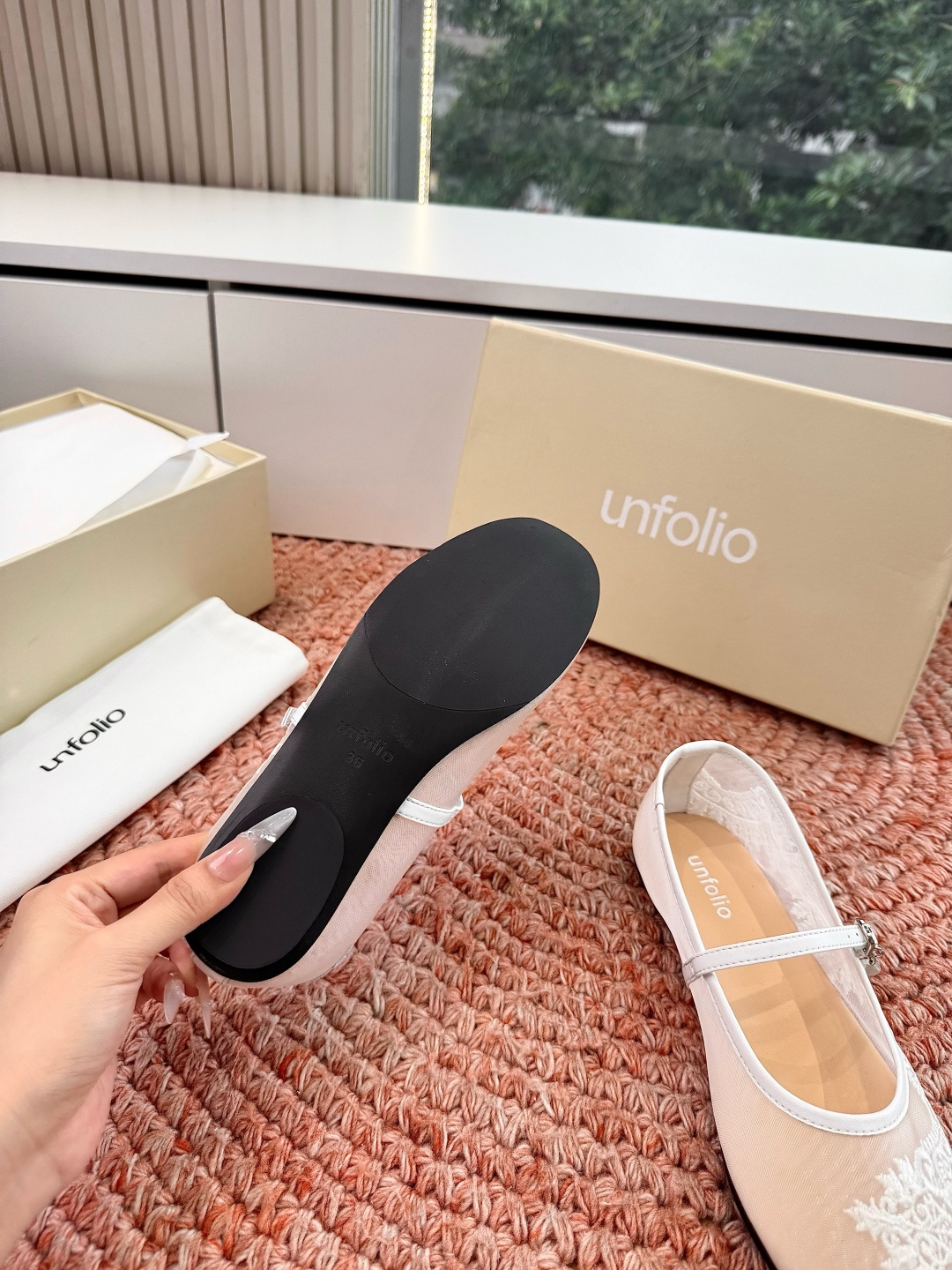 🌾G213Unfolio 26ss 夏季新款简约而不简单 交叉带设计 勾勒随性线条透气网面质朴棕褐 还是