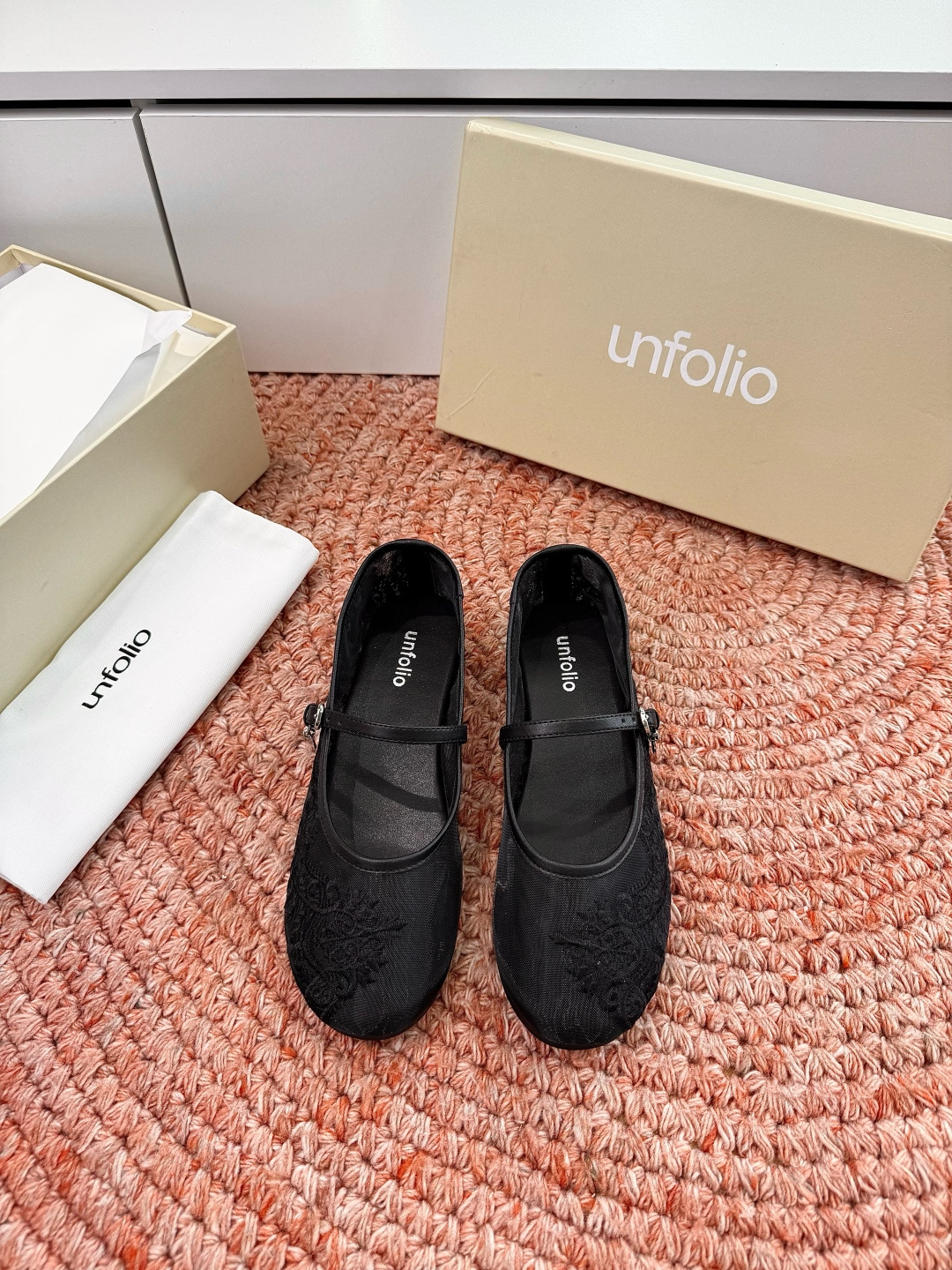 🌾G213Unfolio 26ss 夏季新款简约而不简单 交叉带设计 勾勒随性线条透气网面质朴棕褐 还是