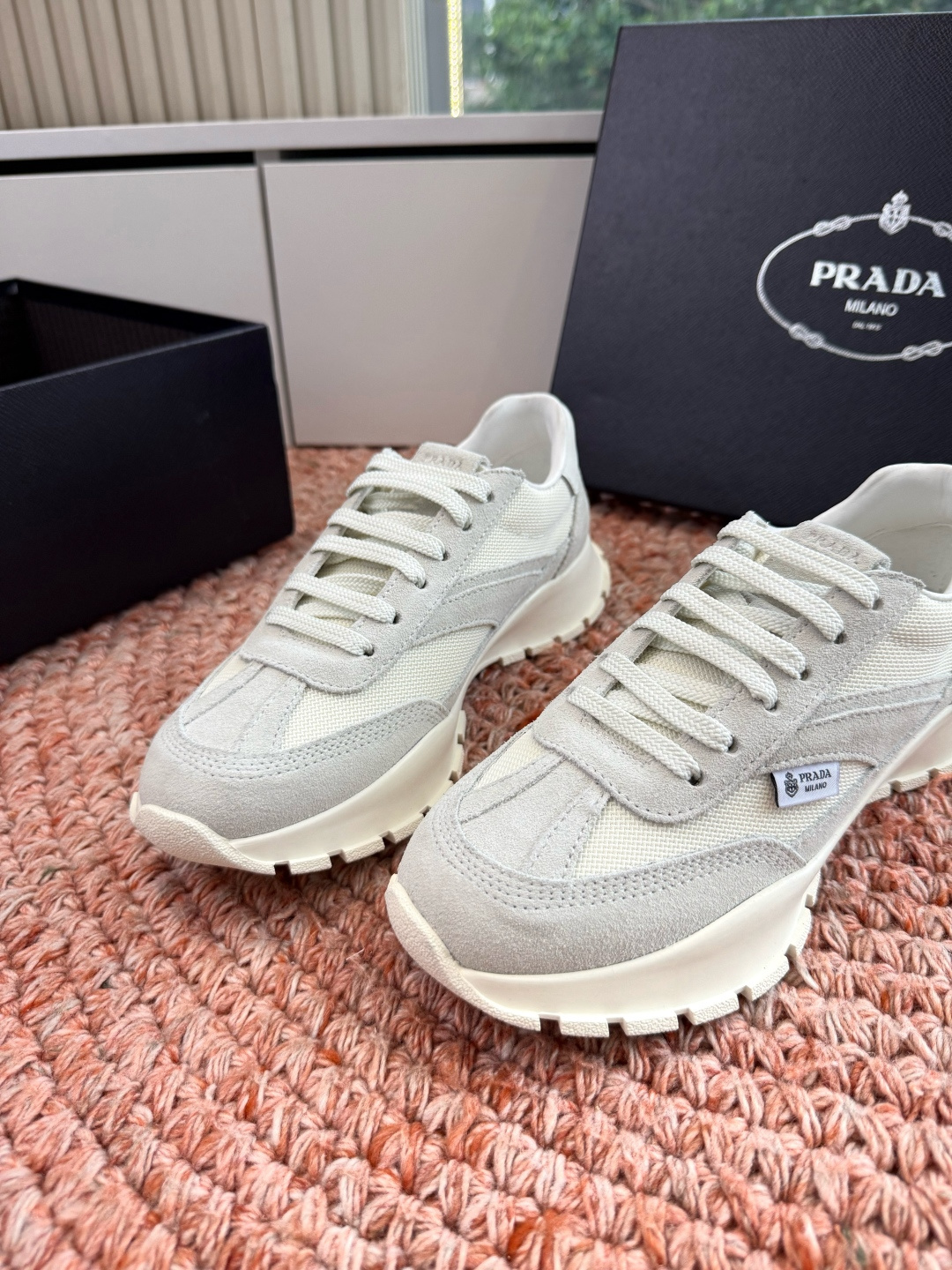 🌾男➕20[微笑]G011新色系最高版 Prada普拉达情侣款 厚底 休闲运动鞋 这款运动鞋延续经久不衰