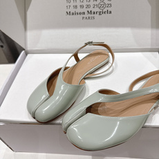 高版本出厂 平底 【Maison Margiela】MM6马吉拉2026ss新品夏季平底分趾鞋凉鞋~夏季 高版本出厂 平底 【Maison Margiela】MM6马吉拉2026ss新品夏季平底分趾鞋凉鞋~夏季