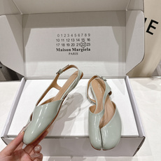 高版本出厂 平底 【Maison Margiela】MM6马吉拉2026ss新品夏季平底分趾鞋凉鞋~夏季 高版本出厂 平底 【Maison Margiela】MM6马吉拉2026ss新品夏季平底分趾鞋凉鞋~夏季