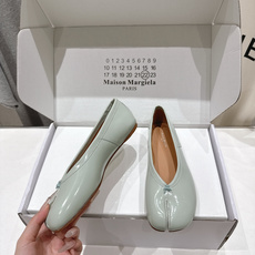 高版本出厂 平底 【Maison Margiela】MM6马吉拉2026ss新品夏季平底分趾鞋凉鞋~夏季 高版本出厂 平底 【Maison Margiela】MM6马吉拉2026ss新品夏季平底分趾鞋凉鞋~夏季