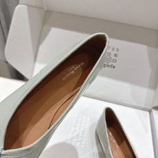 高版本出厂 平底 【Maison Margiela】MM6马吉拉2026ss新品夏季平底分趾鞋凉鞋~夏季 高版本出厂 平底 【Maison Margiela】MM6马吉拉2026ss新品夏季平底分趾鞋凉鞋~夏季