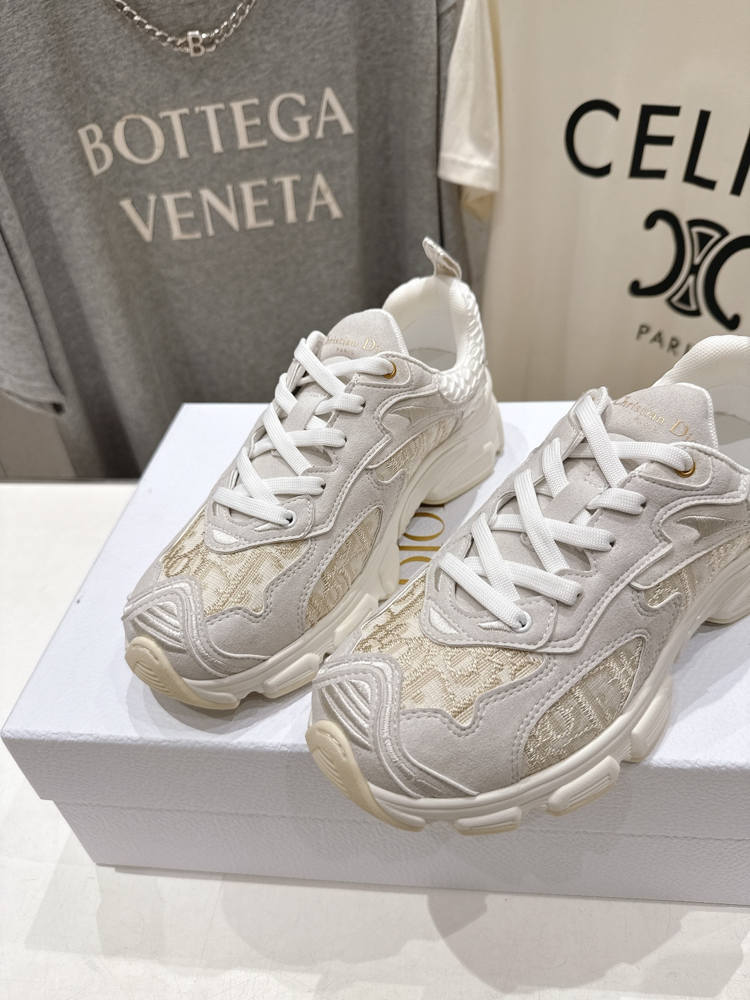 市场高版本    Dior*迪奥D家2026ss新款新色厚底休闲运动鞋老爹鞋，融入d家高定精神诠释经典跑