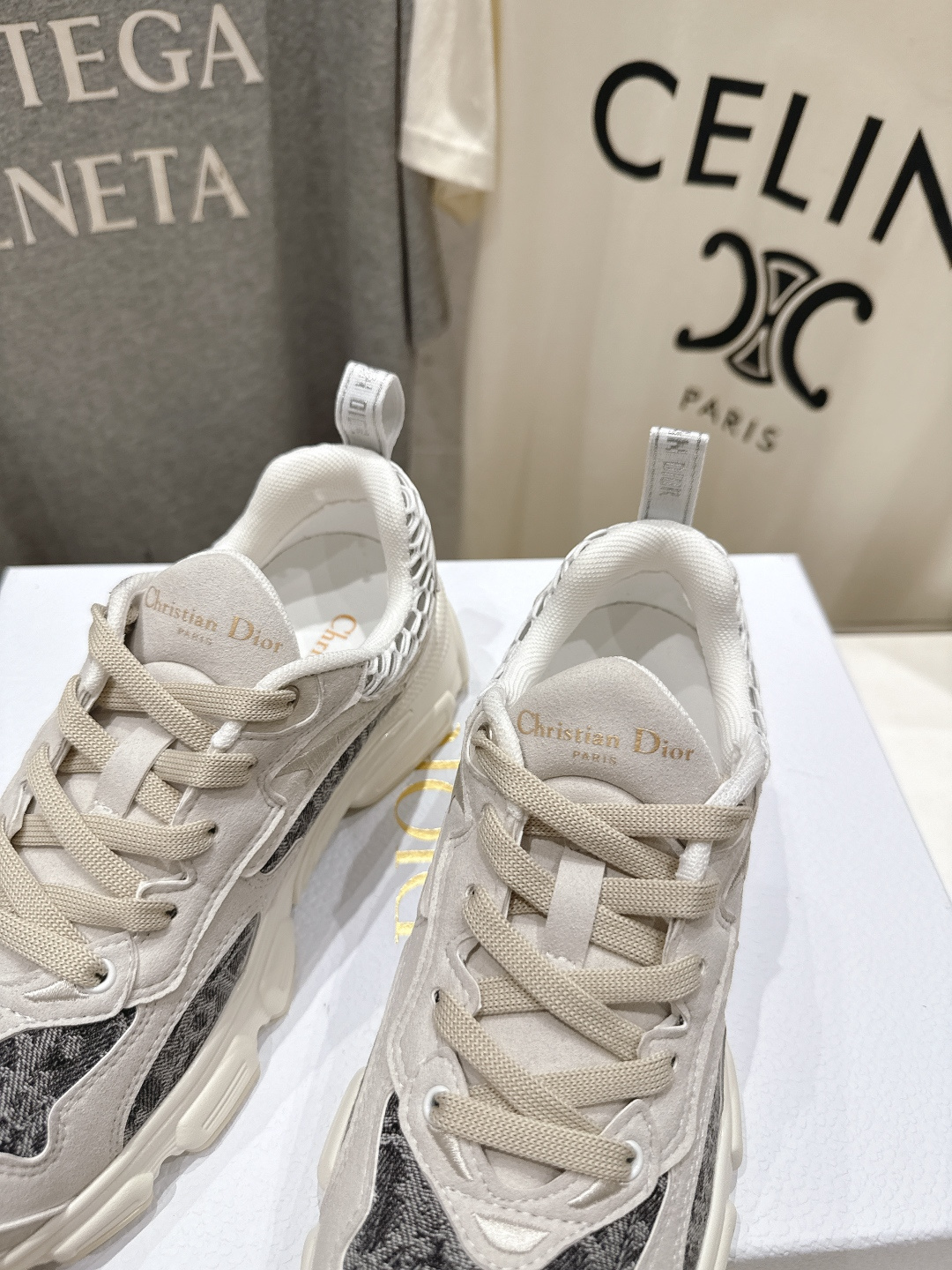 市场高版本    Dior*迪奥D家2026ss新款新色厚底休闲运动鞋老爹鞋，融入d家高定精神诠释经典跑