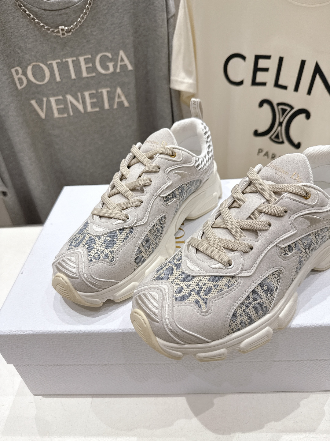 市场高版本    Dior*迪奥D家2026ss新款新色厚底休闲运动鞋老爹鞋，融入d家高定精神诠释经典跑