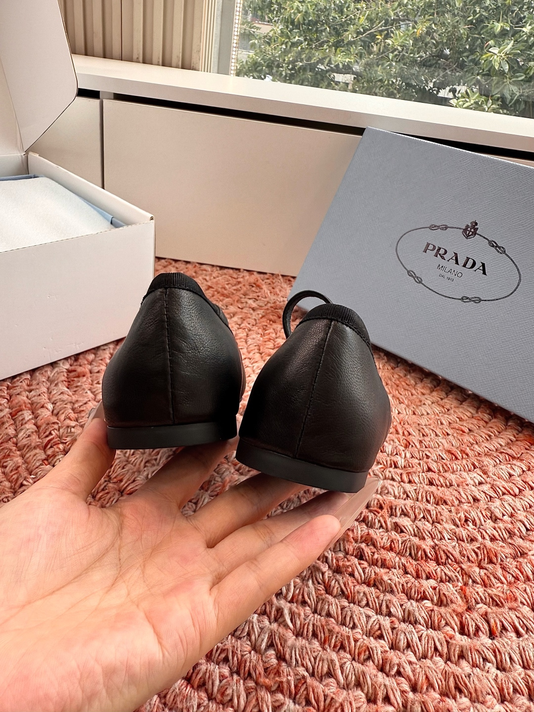 🌾G887统一飞机盒顶级品质所见即所得Prada/普拉达26WF早春新品复古三角标褶皱粗跟平底玛丽珍鞋单 🌾G887统一飞机盒顶级品质所见即所得Prada/普拉达26WF早春新品复古三角标褶皱粗跟平底玛丽珍鞋单