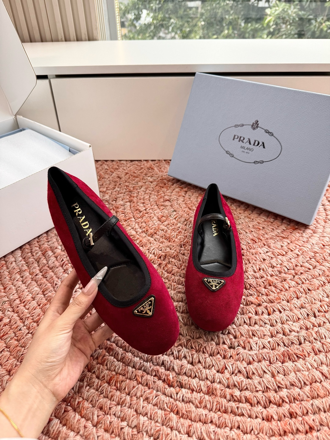 🌾G887统一飞机盒顶级品质所见即所得Prada/普拉达26WF早春新品复古三角标褶皱粗跟平底玛丽珍鞋单 🌾G887统一飞机盒顶级品质所见即所得Prada/普拉达26WF早春新品复古三角标褶皱粗跟平底玛丽珍鞋单