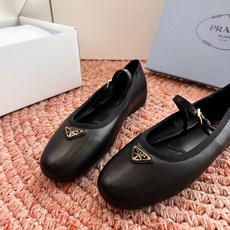 🌾G887统一飞机盒顶级品质所见即所得Prada/普拉达26WF早春新品复古三角标褶皱粗跟平底玛丽珍鞋单 🌾G887统一飞机盒顶级品质所见即所得Prada/普拉达26WF早春新品复古三角标褶皱粗跟平底玛丽珍鞋单
