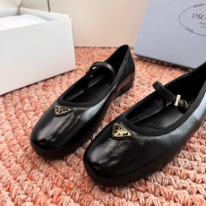 🌾G887统一飞机盒顶级品质所见即所得Prada/普拉达26WF早春新品复古三角标褶皱粗跟平底玛丽珍鞋单 🌾G887统一飞机盒顶级品质所见即所得Prada/普拉达26WF早春新品复古三角标褶皱粗跟平底玛丽珍鞋单