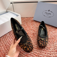 🌾G887统一飞机盒顶级品质所见即所得Prada/普拉达26WF早春新品复古三角标褶皱粗跟平底玛丽珍鞋单 🌾G887统一飞机盒顶级品质所见即所得Prada/普拉达26WF早春新品复古三角标褶皱粗跟平底玛丽珍鞋单