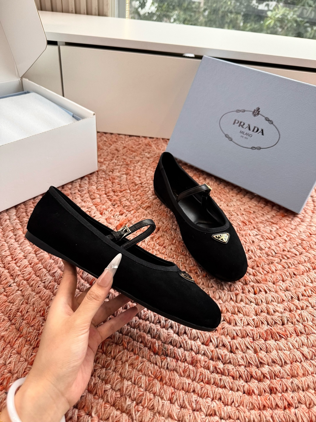 🌾G887统一飞机盒顶级品质所见即所得Prada/普拉达26WF早春新品复古三角标褶皱粗跟平底玛丽珍鞋单 🌾G887统一飞机盒顶级品质所见即所得Prada/普拉达26WF早春新品复古三角标褶皱粗跟平底玛丽珍鞋单