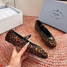 🌾G887统一飞机盒顶级品质所见即所得Prada/普拉达26WF早春新品复古三角标褶皱粗跟平底玛丽珍鞋单 🌾G887统一飞机盒顶级品质所见即所得Prada/普拉达26WF早春新品复古三角标褶皱粗跟平底玛丽珍鞋单