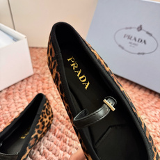 🌾G887统一飞机盒顶级品质所见即所得Prada/普拉达26WF早春新品复古三角标褶皱粗跟平底玛丽珍鞋单 🌾G887统一飞机盒顶级品质所见即所得Prada/普拉达26WF早春新品复古三角标褶皱粗跟平底玛丽珍鞋单