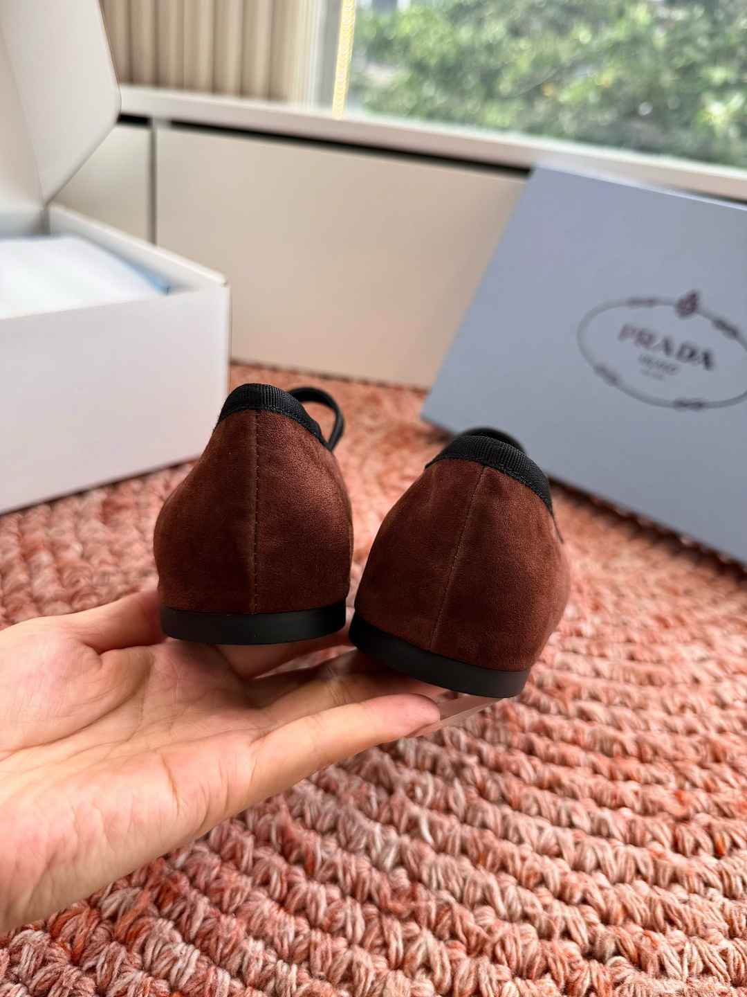 🌾G887统一飞机盒顶级品质所见即所得Prada/普拉达26WF早春新品复古三角标褶皱粗跟平底玛丽珍鞋单 🌾G887统一飞机盒顶级品质所见即所得Prada/普拉达26WF早春新品复古三角标褶皱粗跟平底玛丽珍鞋单