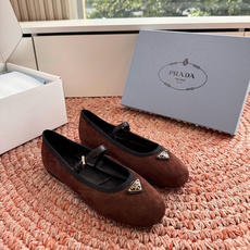 🌾G887统一飞机盒顶级品质所见即所得Prada/普拉达26WF早春新品复古三角标褶皱粗跟平底玛丽珍鞋单 🌾G887统一飞机盒顶级品质所见即所得Prada/普拉达26WF早春新品复古三角标褶皱粗跟平底玛丽珍鞋单