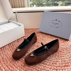 🌾G887统一飞机盒顶级品质所见即所得Prada/普拉达26WF早春新品复古三角标褶皱粗跟平底玛丽珍鞋单 🌾G887统一飞机盒顶级品质所见即所得Prada/普拉达26WF早春新品复古三角标褶皱粗跟平底玛丽珍鞋单