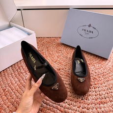 🌾G887统一飞机盒顶级品质所见即所得Prada/普拉达26WF早春新品复古三角标褶皱粗跟平底玛丽珍鞋单 🌾G887统一飞机盒顶级品质所见即所得Prada/普拉达26WF早春新品复古三角标褶皱粗跟平底玛丽珍鞋单