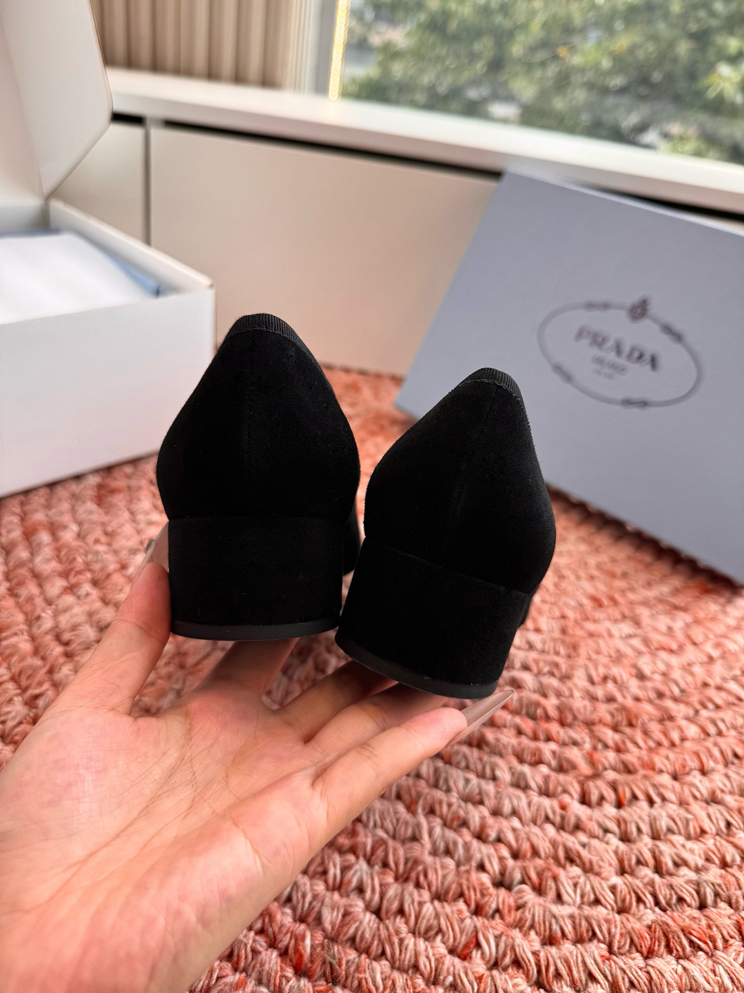 🌾G887统一飞机盒顶级品质所见即所得Prada/普拉达26WF早春新品复古三角标褶皱粗跟平底玛丽珍鞋单