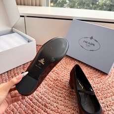 🌾G887统一飞机盒顶级品质所见即所得Prada/普拉达26WF早春新品复古三角标褶皱粗跟平底玛丽珍鞋单 🌾G887统一飞机盒顶级品质所见即所得Prada/普拉达26WF早春新品复古三角标褶皱粗跟平底玛丽珍鞋单