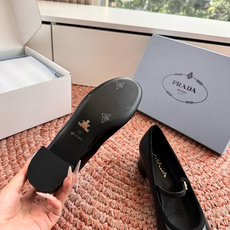 🌾G887统一飞机盒顶级品质所见即所得Prada/普拉达26WF早春新品复古三角标褶皱粗跟平底玛丽珍鞋单 🌾G887统一飞机盒顶级品质所见即所得Prada/普拉达26WF早春新品复古三角标褶皱粗跟平底玛丽珍鞋单