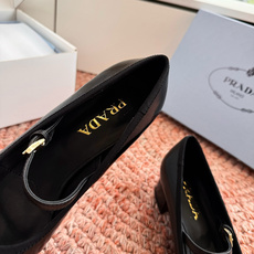 🌾G887统一飞机盒顶级品质所见即所得Prada/普拉达26WF早春新品复古三角标褶皱粗跟平底玛丽珍鞋单 🌾G887统一飞机盒顶级品质所见即所得Prada/普拉达26WF早春新品复古三角标褶皱粗跟平底玛丽珍鞋单