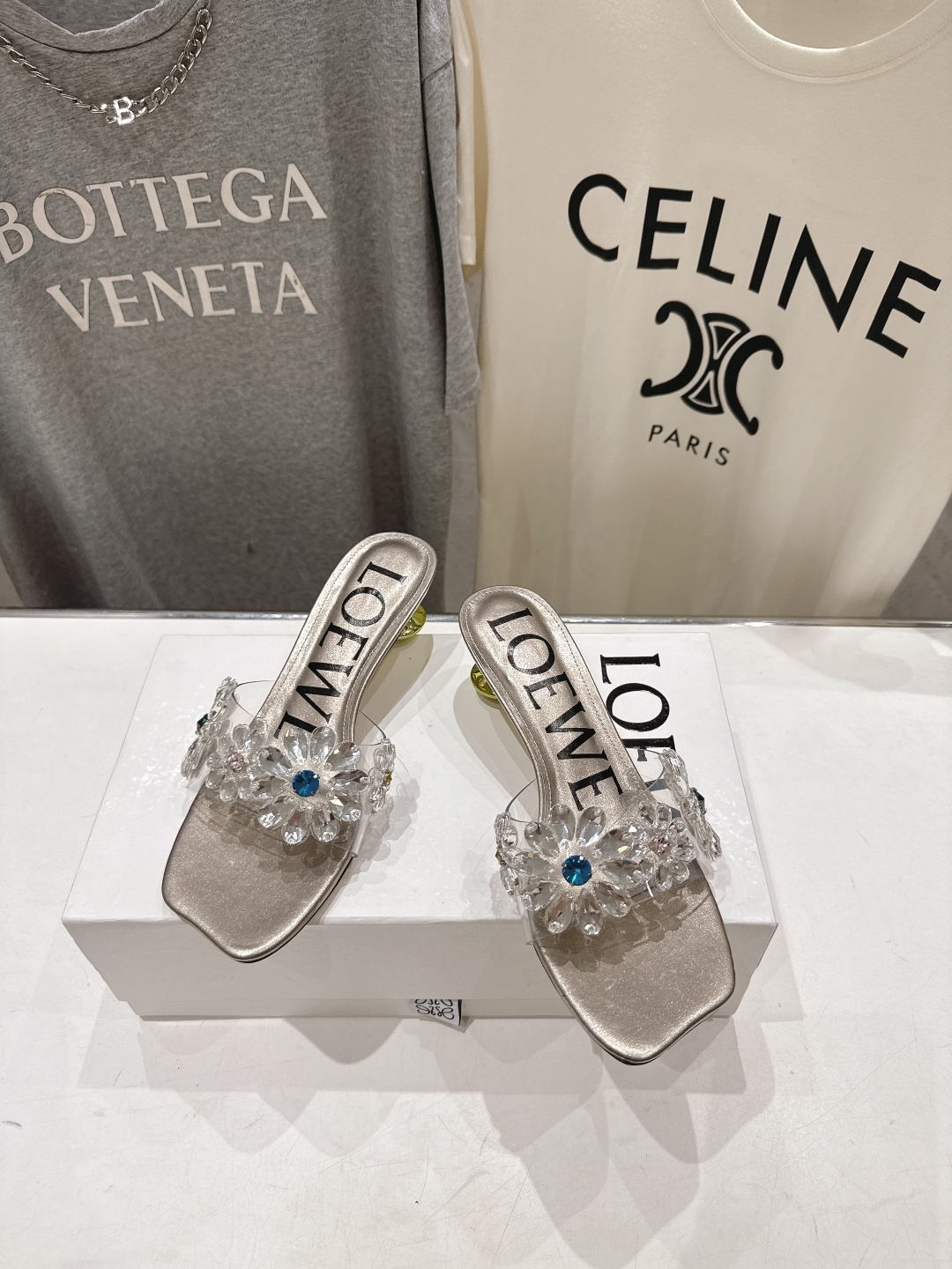 高版本出厂  LOEWE/罗意威F036 2026/ss新品复古风水钻高跟拖鞋～小红书、外网火爆款最近大