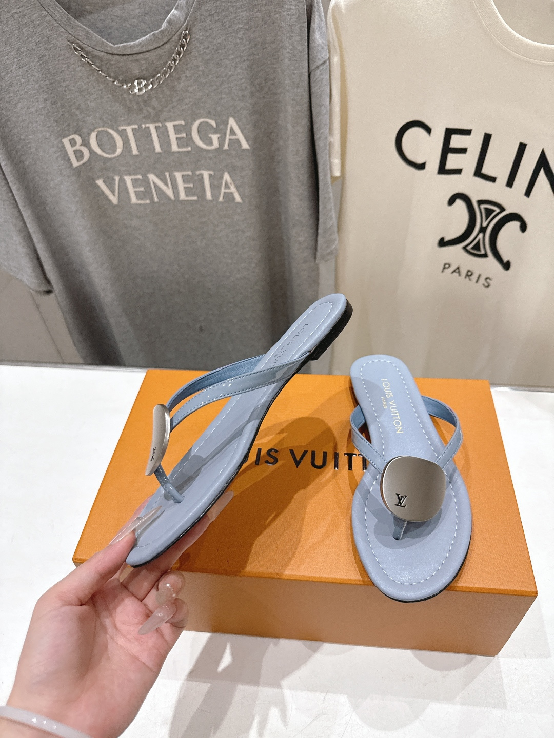 高版本出厂  Louis Vuitton ss25 new arrival LV驴牌夏季新款平底夹脚拖鞋