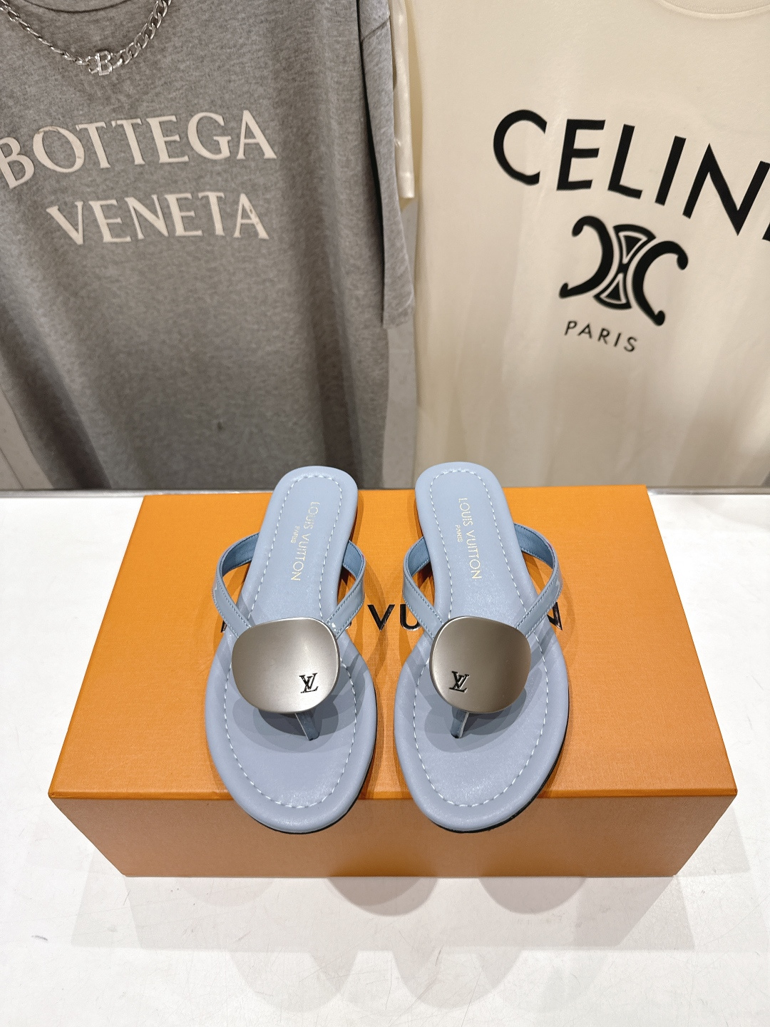高版本出厂  Louis Vuitton ss25 new arrival LV驴牌夏季新款平底夹脚拖鞋