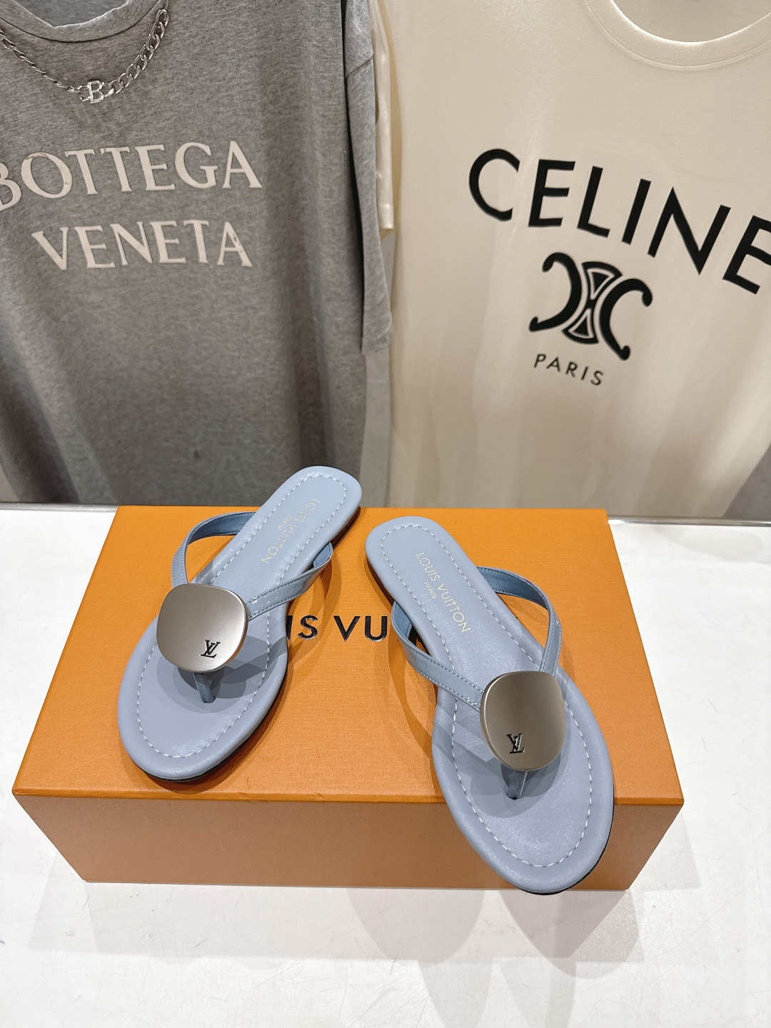 高版本出厂  Louis Vuitton ss25 new arrival LV驴牌夏季新款平底夹脚拖鞋