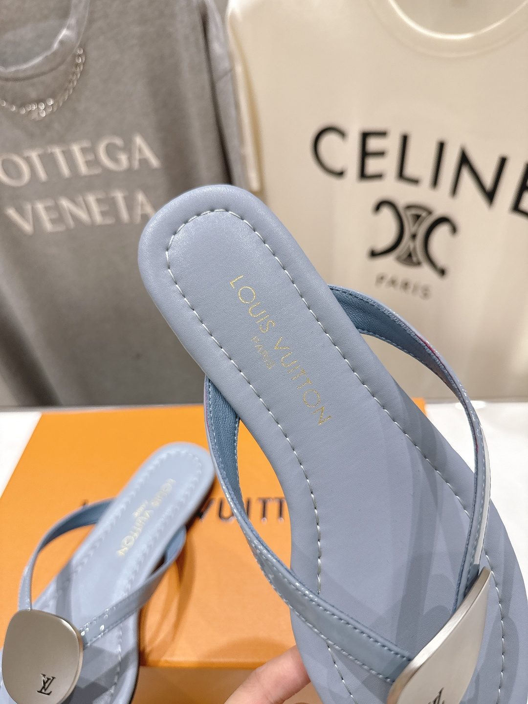 高版本出厂  Louis Vuitton ss25 new arrival LV驴牌夏季新款平底夹脚拖鞋
