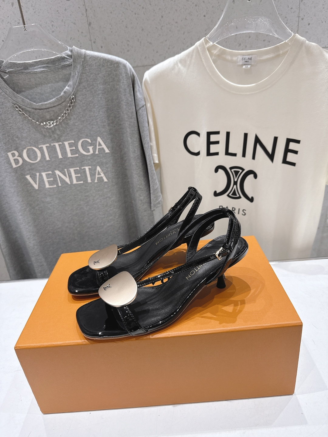 高版本出厂  Louis Vuitton ss26 new arrival LV驴牌夏季新款小高跟凉鞋简