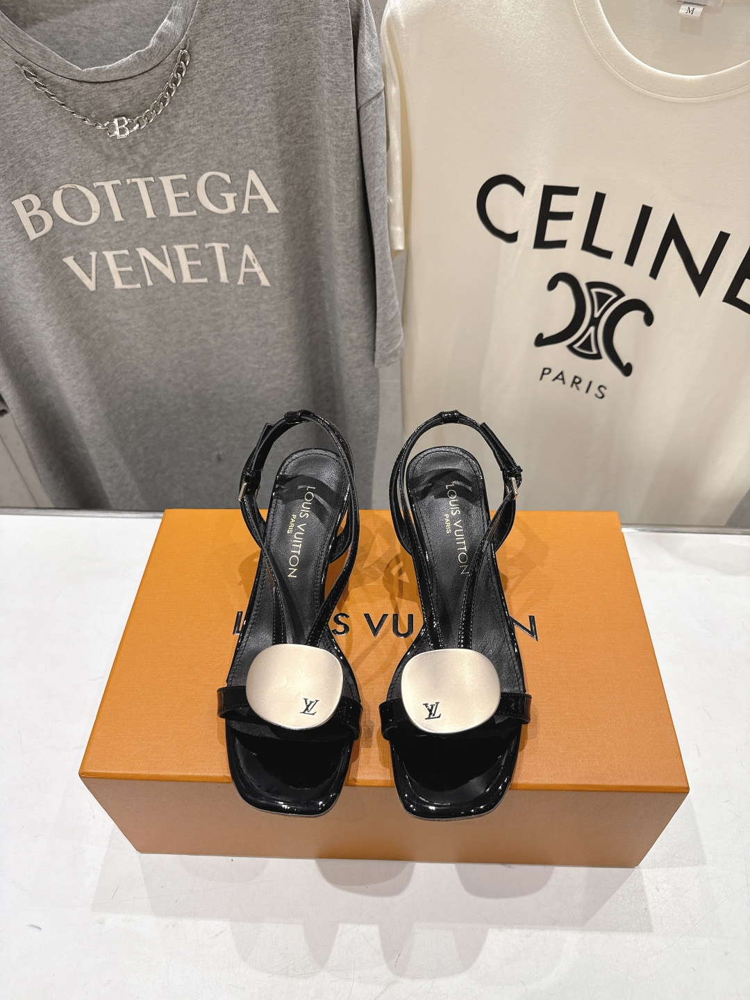 高版本出厂  Louis Vuitton ss26 new arrival LV驴牌夏季新款小高跟凉鞋简