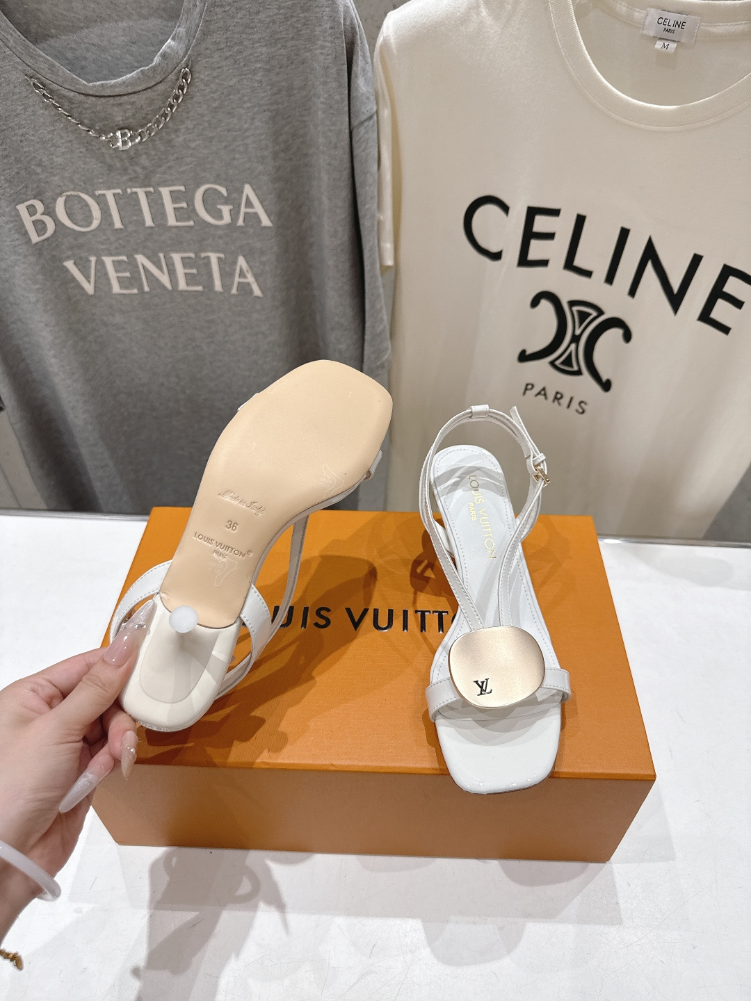 高版本出厂  Louis Vuitton ss26 new arrival LV驴牌夏季新款小高跟凉鞋简