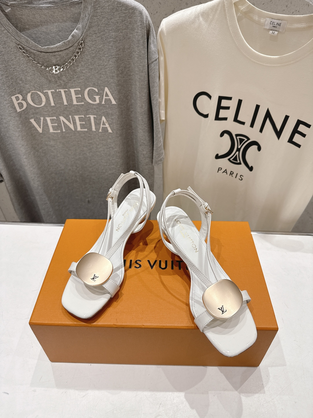 高版本出厂  Louis Vuitton ss26 new arrival LV驴牌夏季新款小高跟凉鞋简