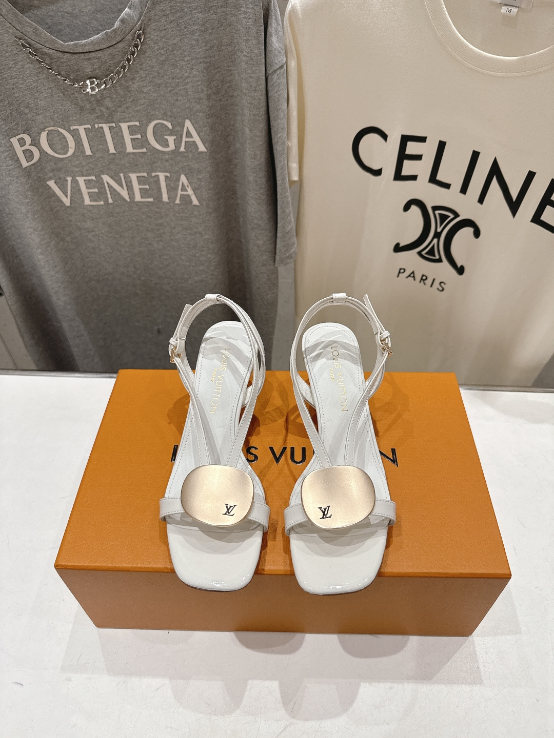 高版本出厂  Louis Vuitton ss26 new arrival LV驴牌夏季新款小高跟凉鞋简