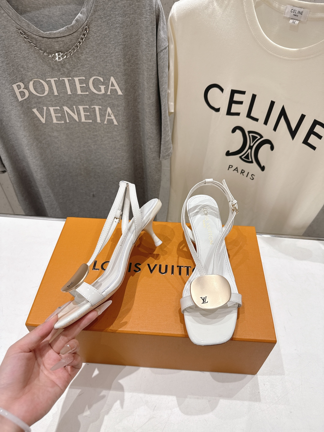 高版本出厂  Louis Vuitton ss26 new arrival LV驴牌夏季新款小高跟凉鞋简