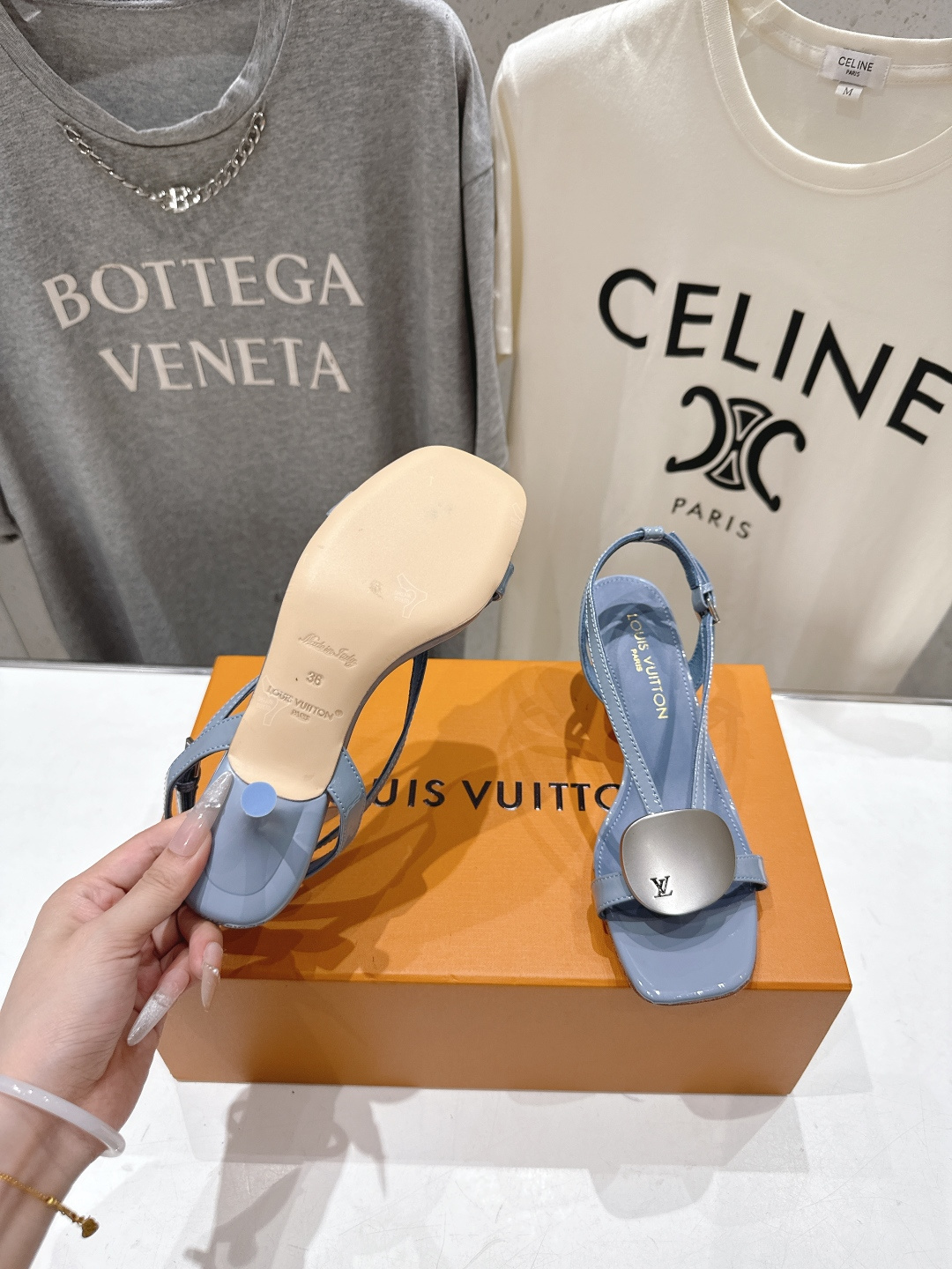高版本出厂  Louis Vuitton ss26 new arrival LV驴牌夏季新款小高跟凉鞋简