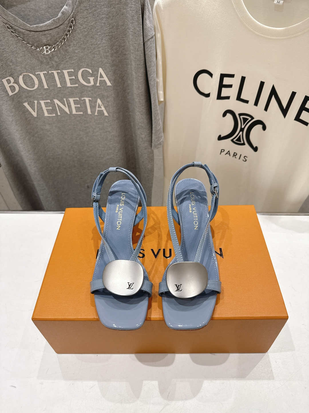 高版本出厂  Louis Vuitton ss26 new arrival LV驴牌夏季新款小高跟凉鞋简